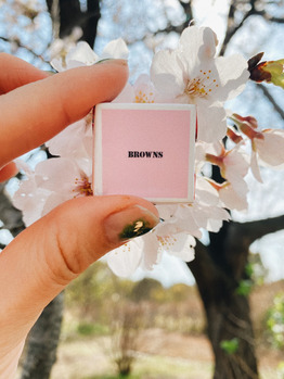 《 miki 》 BROWNSチロルチョコ と 桜_20210331_1