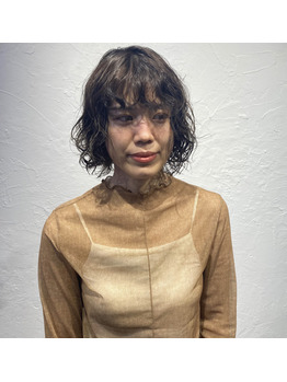 i061744324_349-262 パーマスタイルにボブヘアー_20210721_1