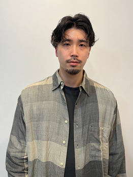 ストレートヘアにパーマをかけて1か月半_20221023_1