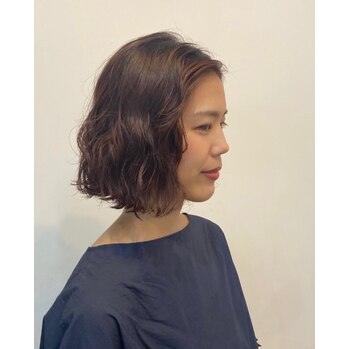 スタイリングが簡単！パーマヘアー_20220903_1