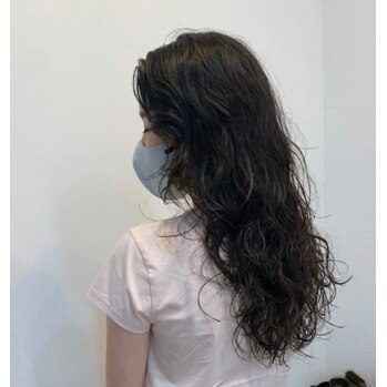 ロングヘアーにパーマを。_20220813_2