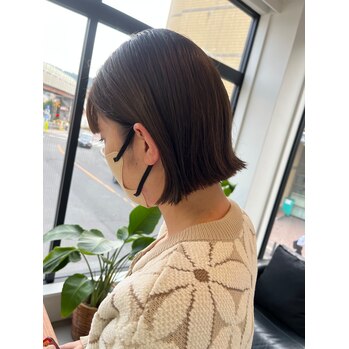 しっかりした毛質でもくびれるボブ_20231109_1