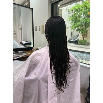 i156813216-1 Halr cut & styling with Curly hair_20260514_2
