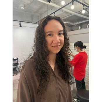 i156812606 Halr cut & styling with Curly hair_20260514_1